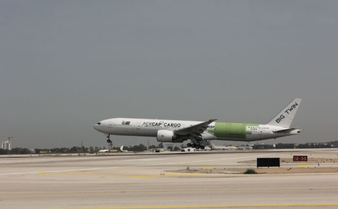 El Primer Boeing Er Convertido De Pasajeros A Carguero Vol Por