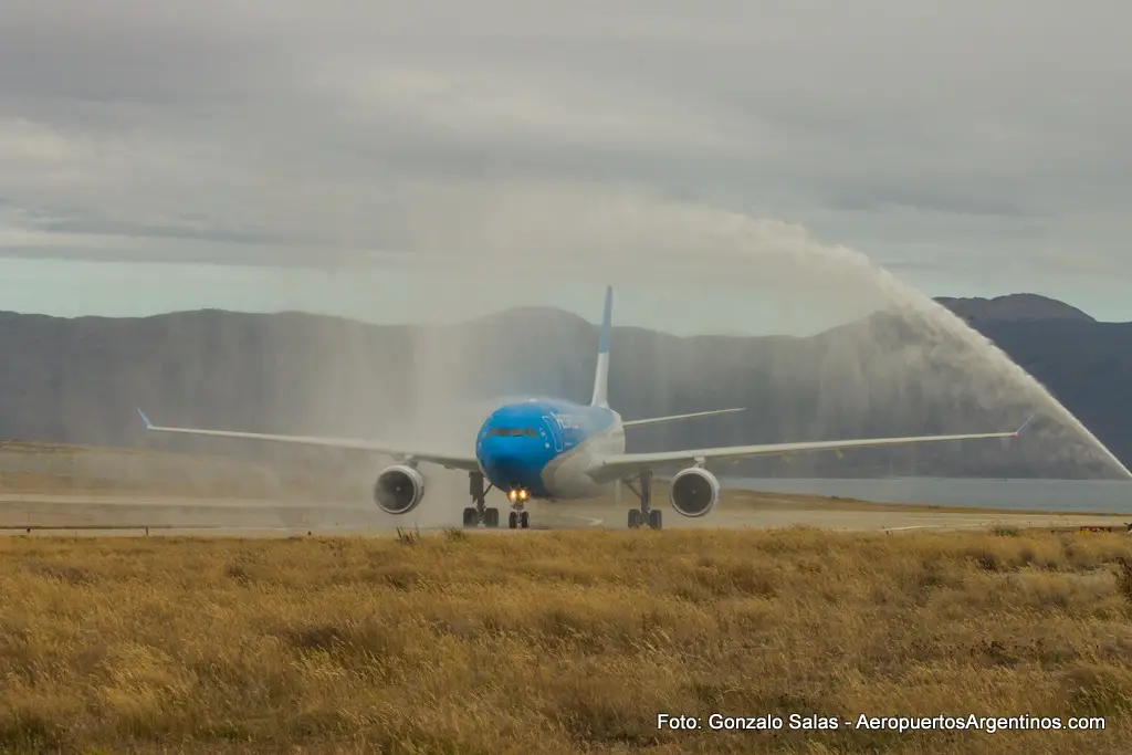 AerolineasArgentinasLVFVHUshuaia02