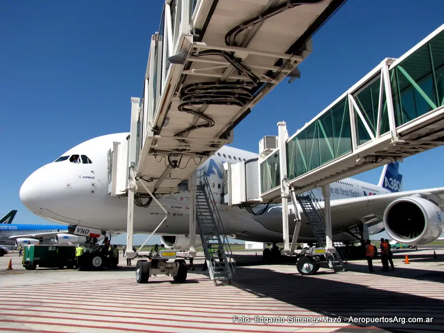 Airbus A380 F-WWDD en Ezeiza el 30/03/2012