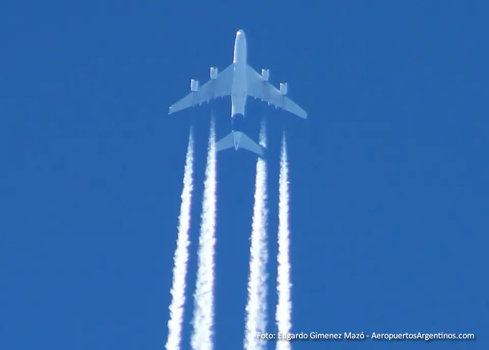 Airbus A380 sobre Resistencia