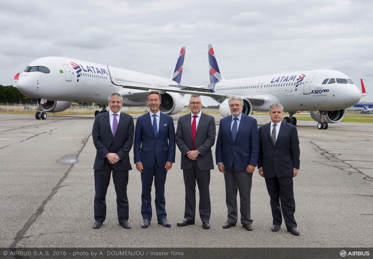 Roberto Alvo (LATAM), Fabrice Bregier (Airbus), Enrique Cueto (LATAM), Rafael Alonso (Airbus) y Jose Maluf (LATAM)