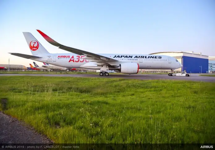 Japan-Airlines-primer-A350-900-696x485.jpg