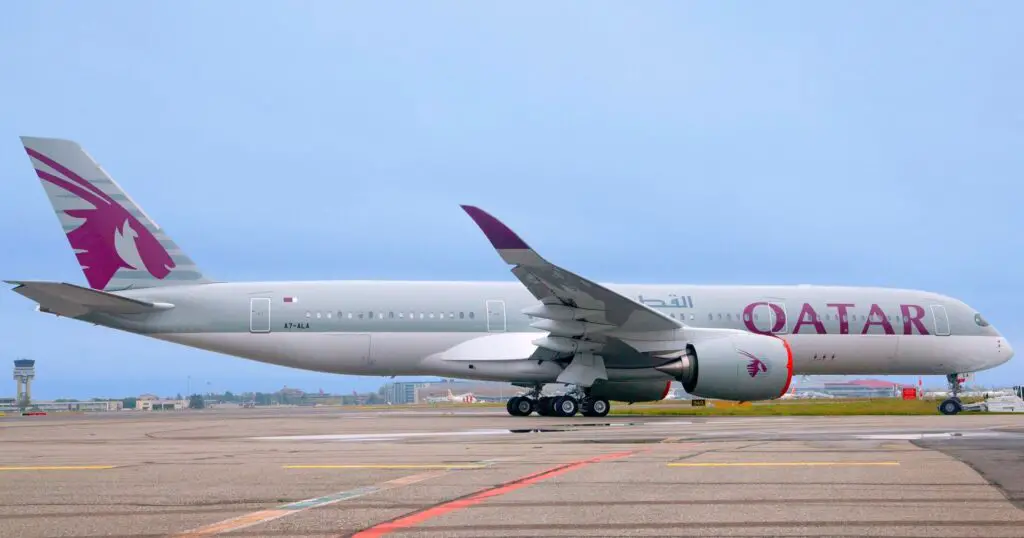 Qatar Airways Airbus A350 -900