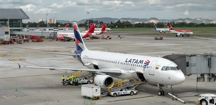 LATA Colombia Airbus A320 CC-BAS Combustible