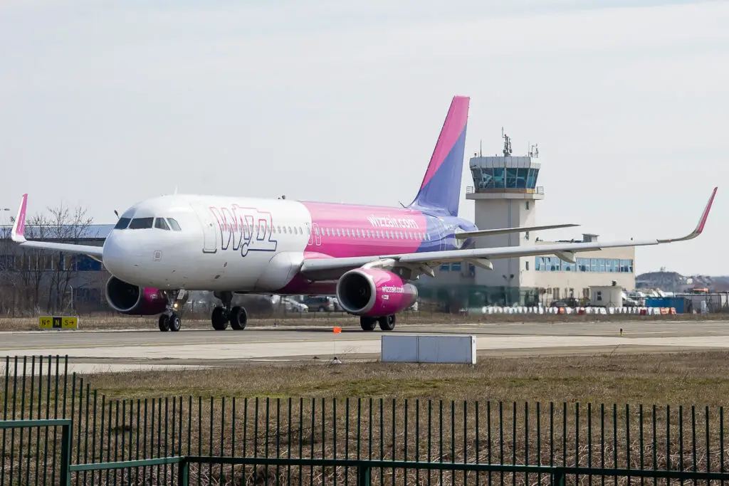 Wizz Air - Airbus A320 - HA-LYS - Aeroporto Bucareste Otopeni (OTP), Rumanía - Bucharest Otopeni Airport (OTP), Romania