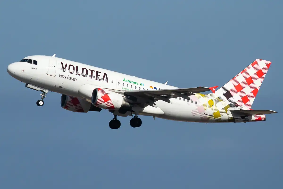 Volotea - Airbus A319 - EC-MTD "Kalimera" - Aeroporto de Fuerteventura (FUE), España - Fuerteventura Airport (FUE), Spain