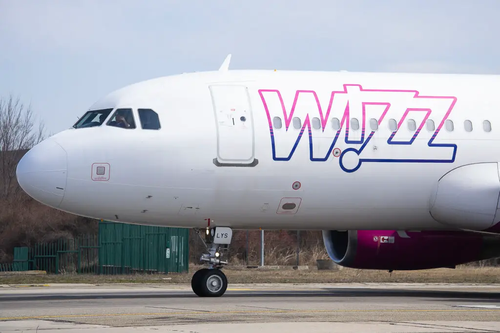 Wizz Air - Airbus A320 - HA-LYS - Aeroporto Bucareste Otopeni (OTP), Rumanía - Bucharest Otopeni Airport (OTP), Romania