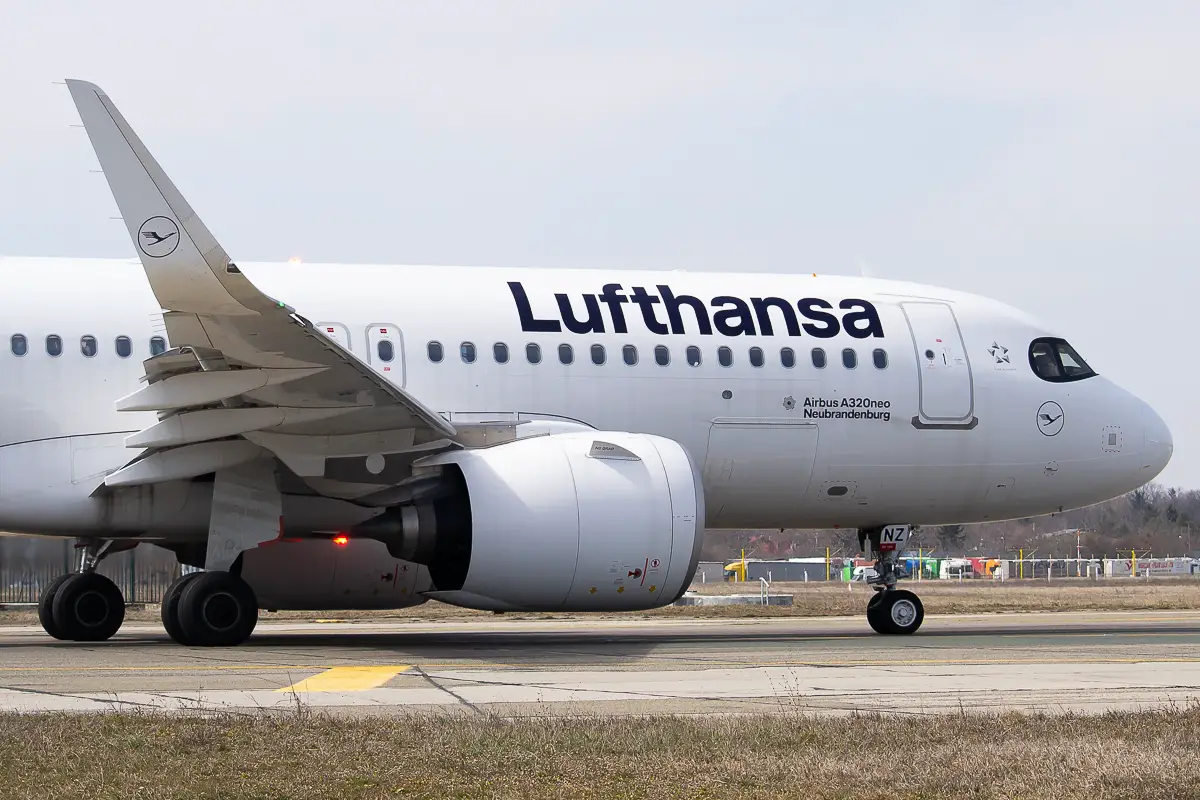 Lufthansa - Airbus A320neo - D-AINZ "Neubrandenburg" - Aeroporto Bucareste Otopeni (OTP), Rumanía - Bucharest Otopeni Airport (OTP), Romania