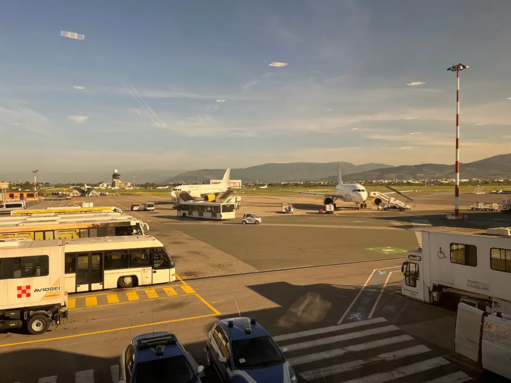 Vueling Airbus A319 Florence/Firenze/Florencia Airport/Aeropuerto (FLR)