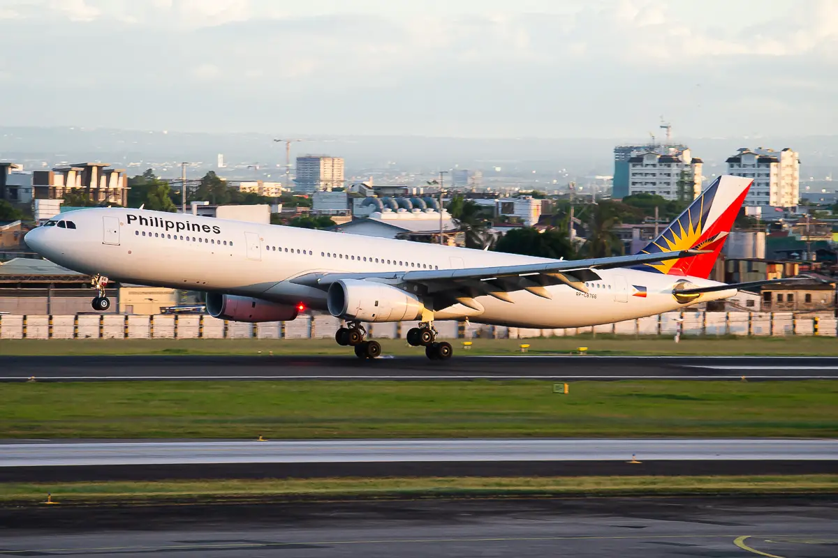 Airbus A330-300 RP-C8766 Philippines Airlines (PAL) Manila Airport/Aeropuerto (MNL)