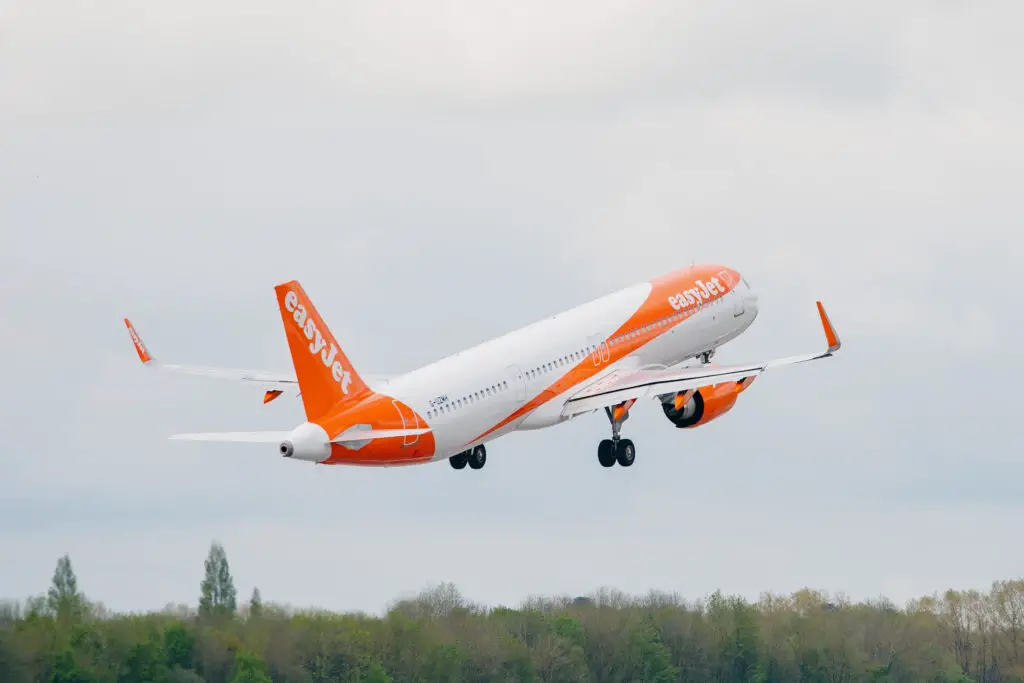 easyJet Airbus A320neo