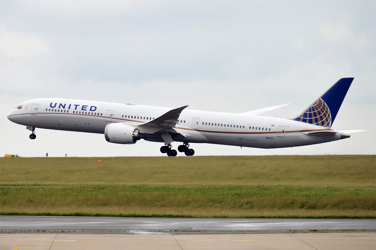 United Airlines Boeing 787