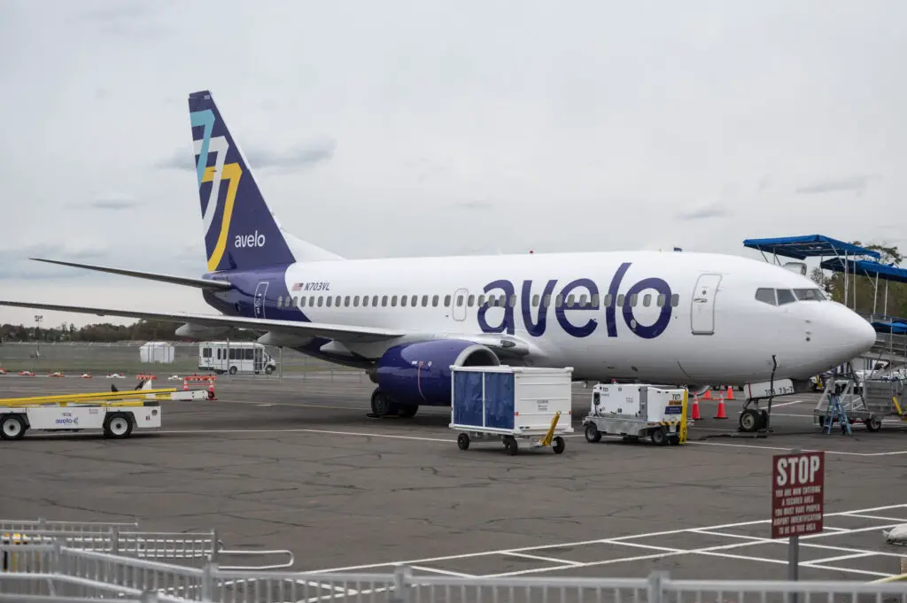 avelo Boeing 737