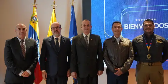 Autoridades venezolanas y colombianas firman acuerdos para favorecer la aviación civil entre ambos países