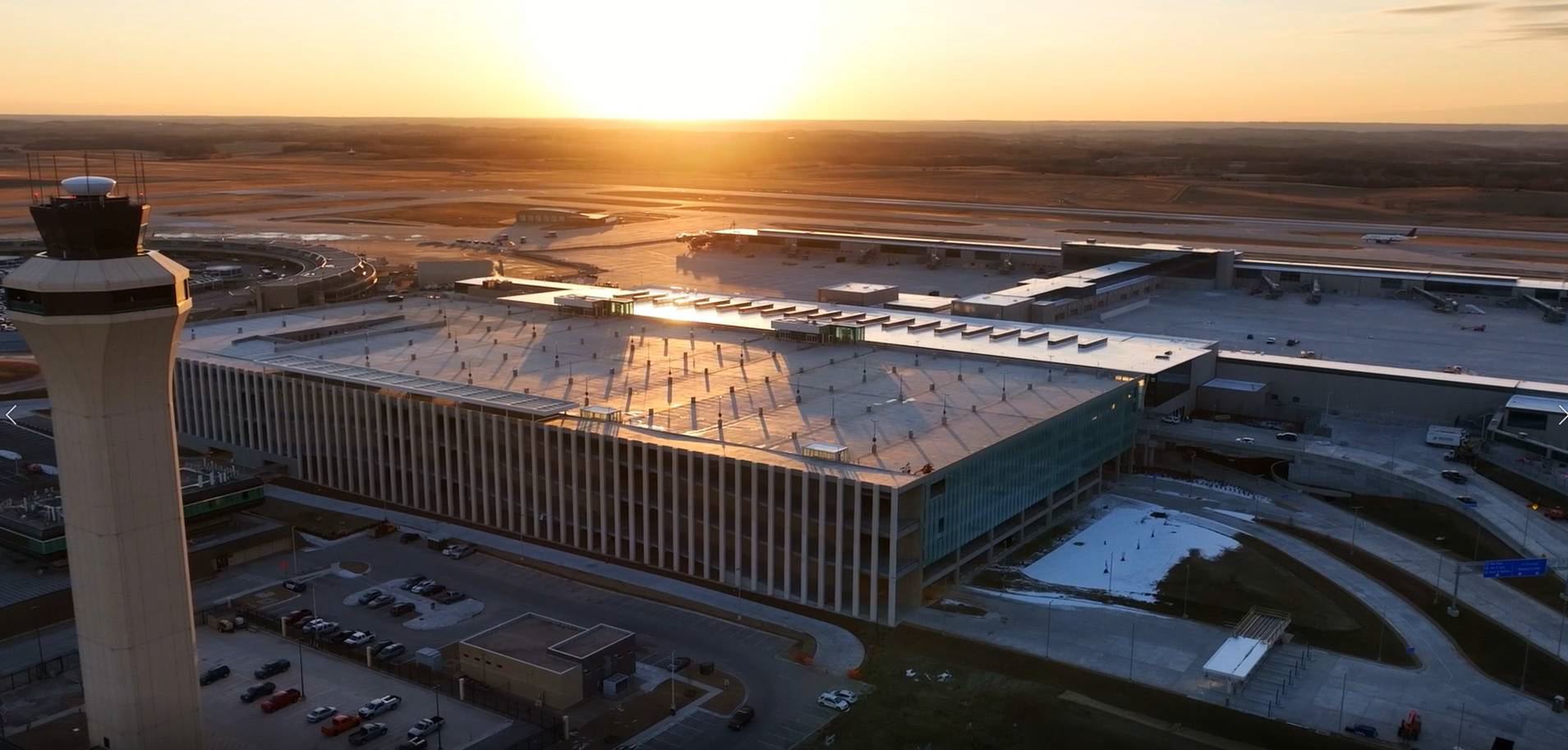 Kansas City estrena su moderna terminal aeroportuaria