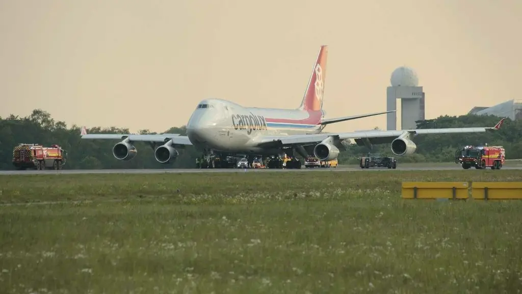 Incident at Luxembourg Airport Cargolux Boeing 747400F Experiences