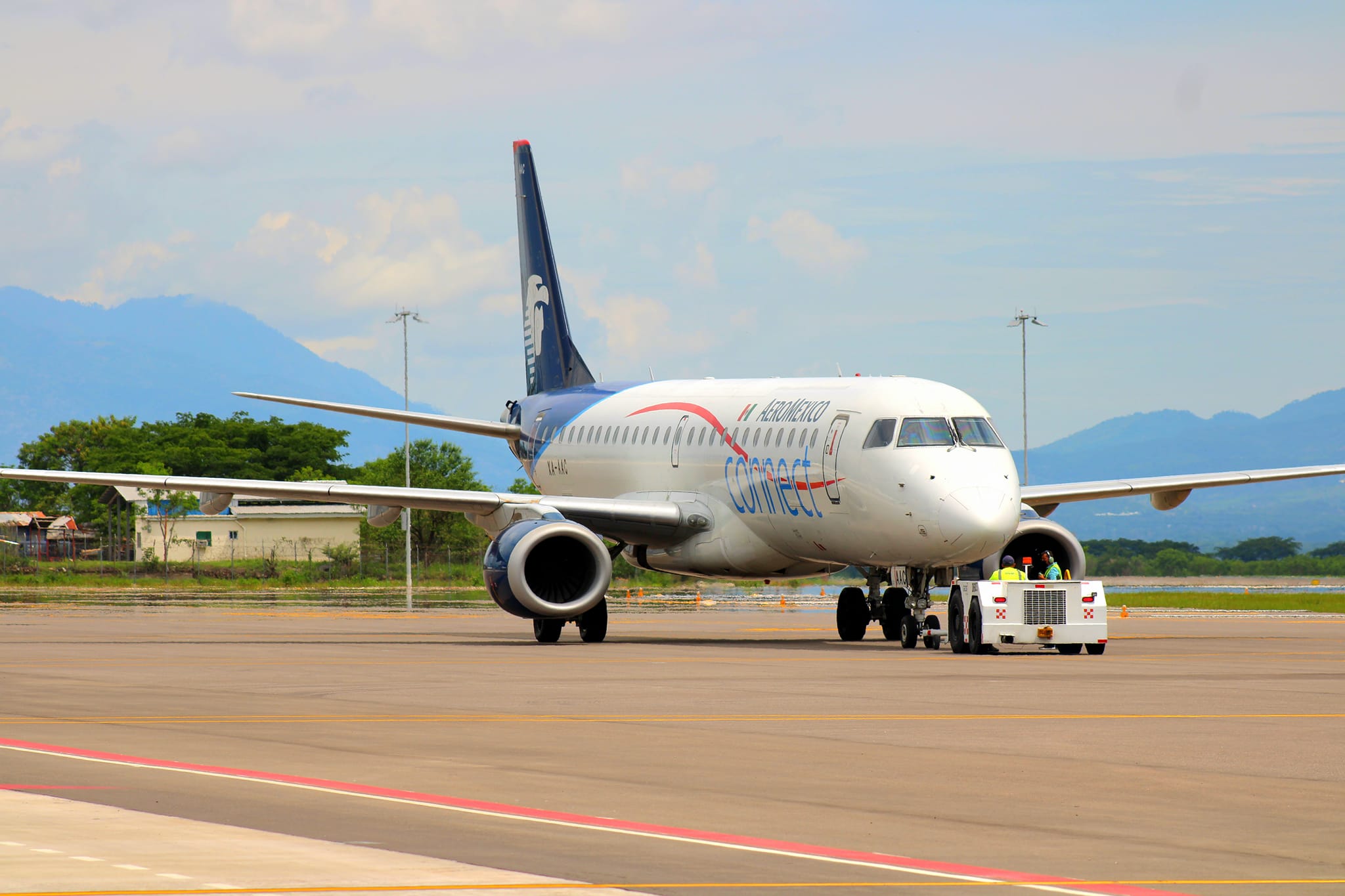 Pilotos de Aeroméxico anuncian paros