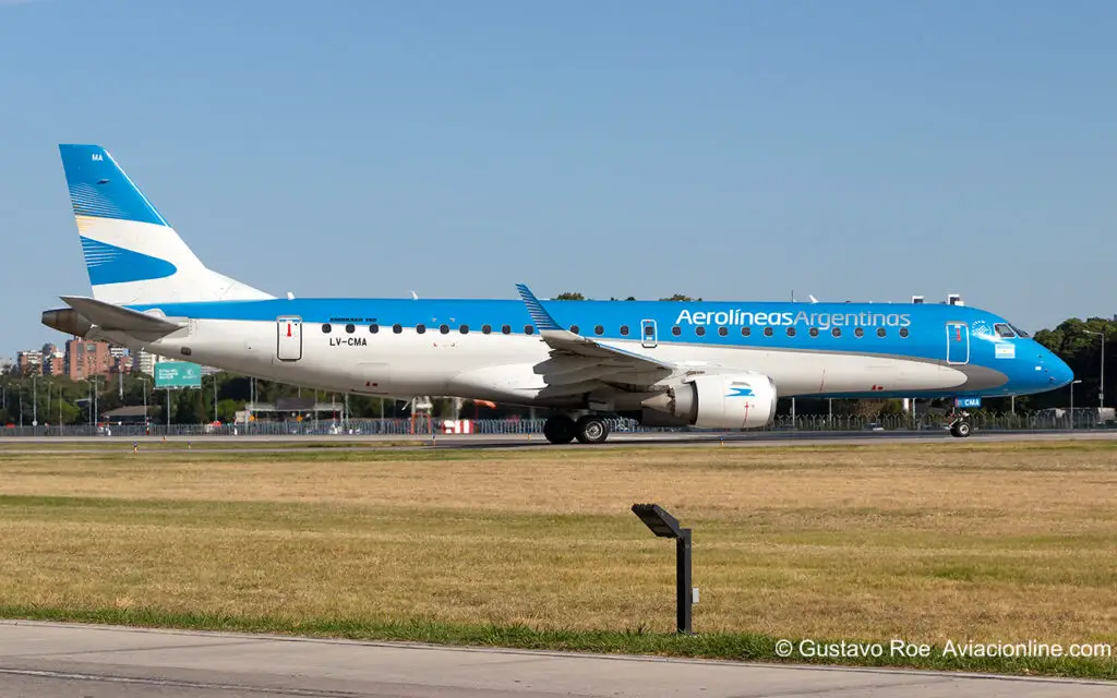 Aerolíneas Argentinas - Embraer E190 LV-CMA