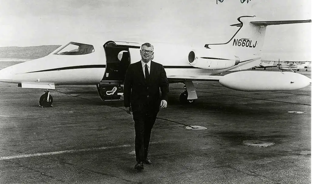 Learjet 23 y Bill Lear, Foto: Learjet 