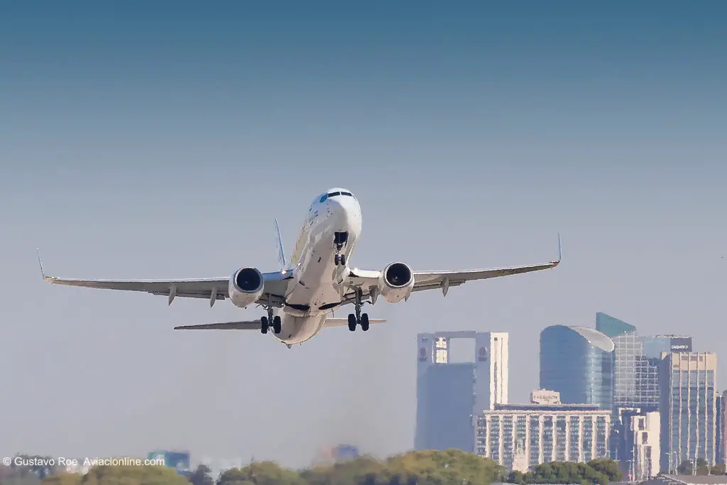 Fly Bondi - Boeing 737-800 - Aeroparque