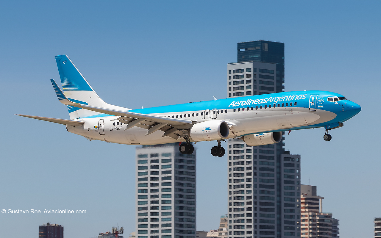 Aerolíneas Argentinas - Boeing 737-800 - LV-GKT