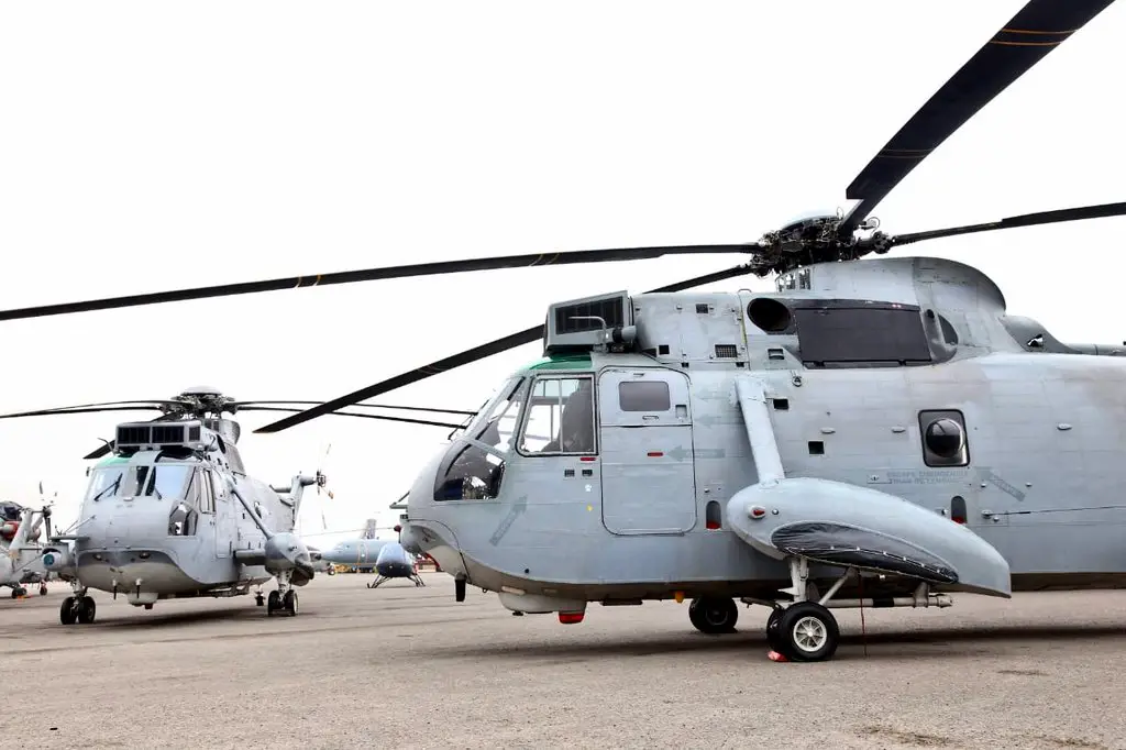 Primer plano de uno de los helicópteros Sea King donado por el gobierno de España a Perú