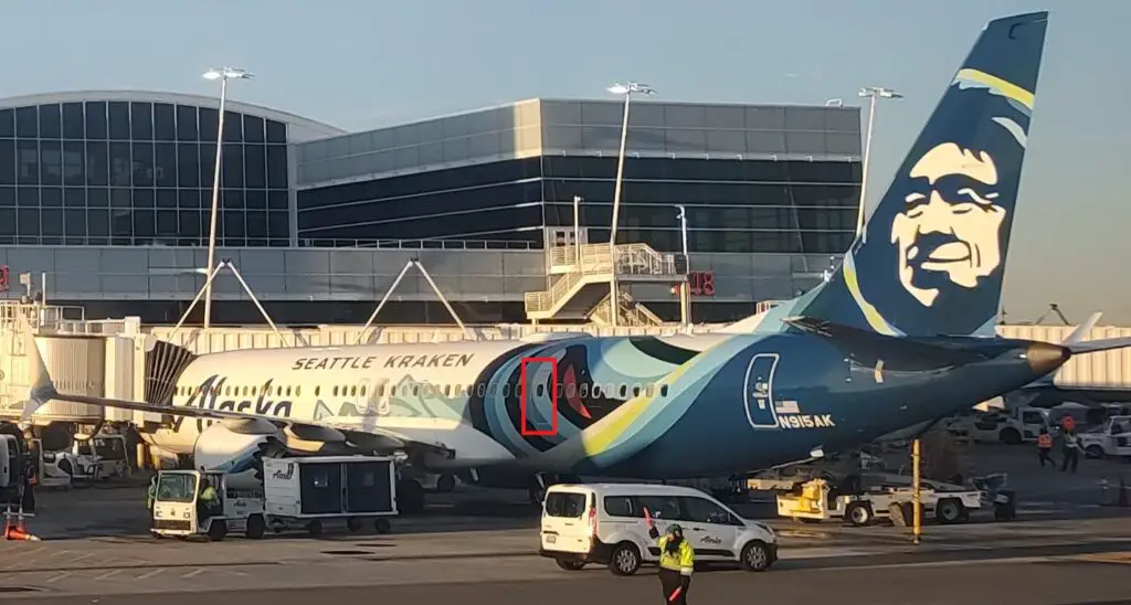 Boeing 737-9 Alaska aft door