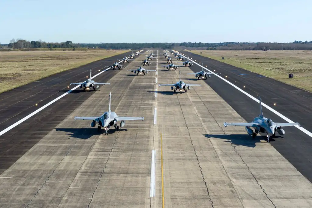 21 Rafale Elephant walk