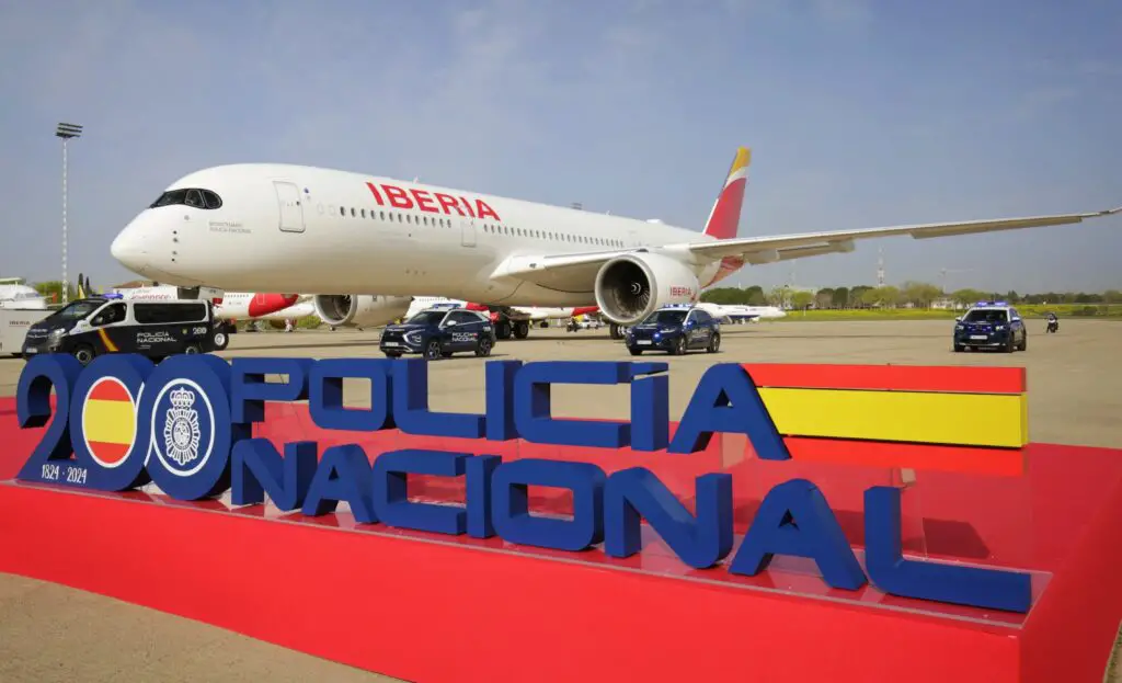 Airbus A350-900XWB de Iberia "Bicentenario Policía Nacional"