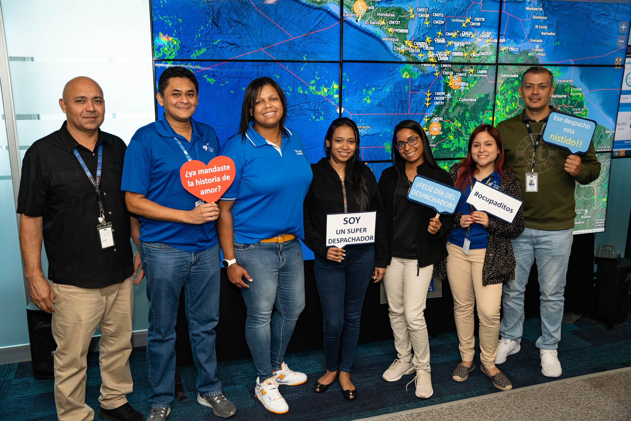 Despachadores dentro del Centro de Control de Operaciones (SOCC) COPA Airlines