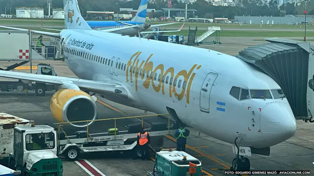 flybondi Boeing 737 LV-HKN