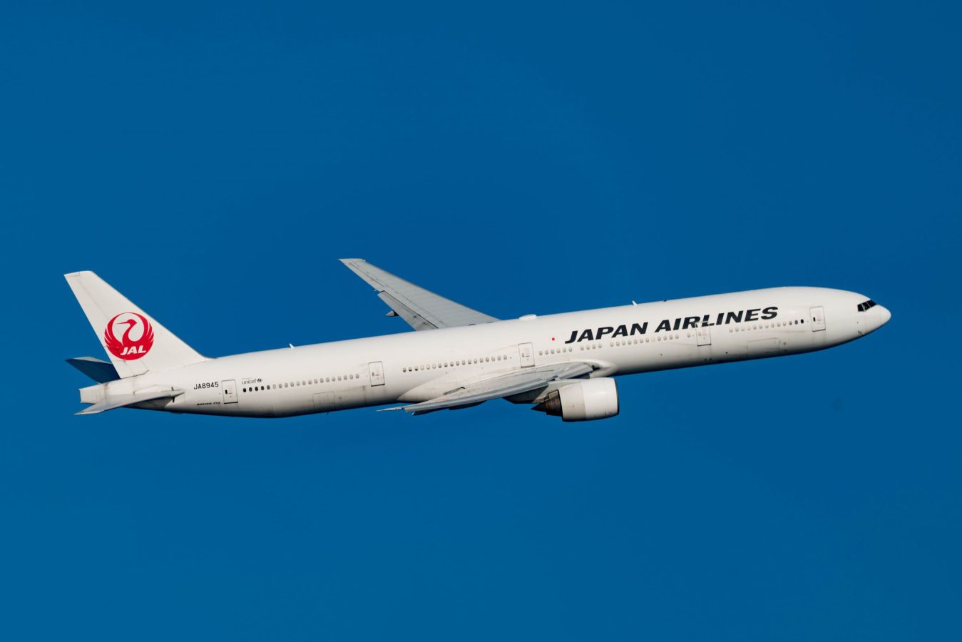 japan Airlines boeing 777-300