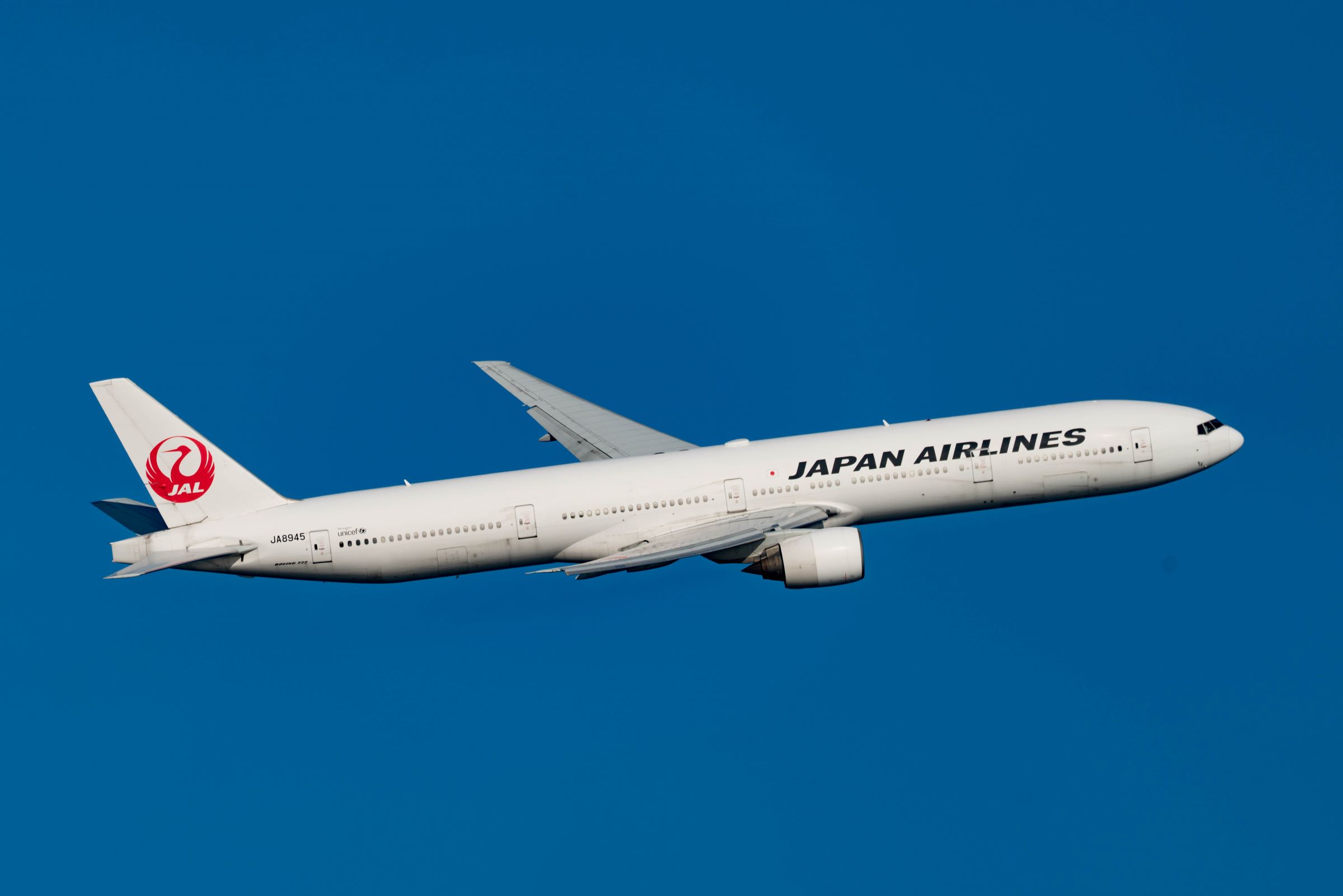 japan Airlines boeing 777-300