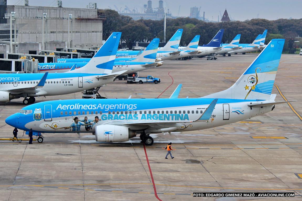 Aeroparque Jorge Newbery 14SEP2014 - Boeing 737-700 LV-CSI aerolineas argentinas livery seleccion de futbol