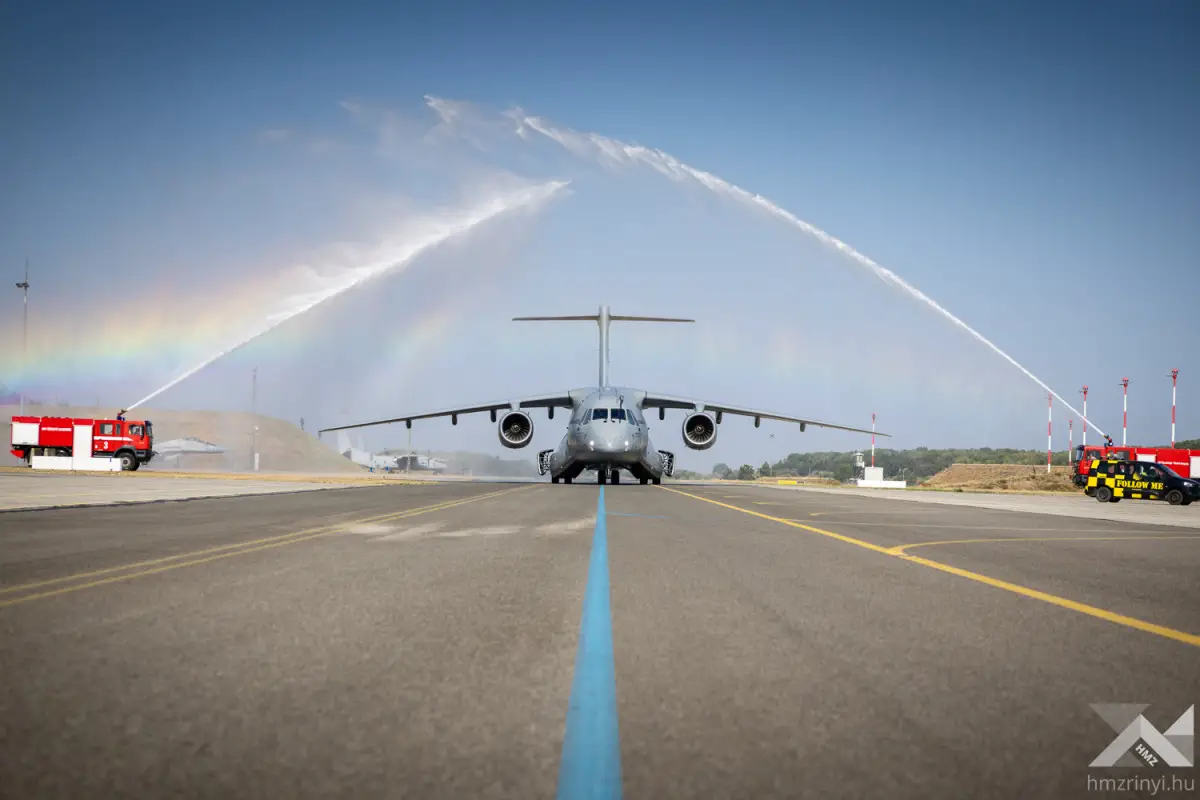 Llegada del primer Embraer C-390 Millennium a Hungría