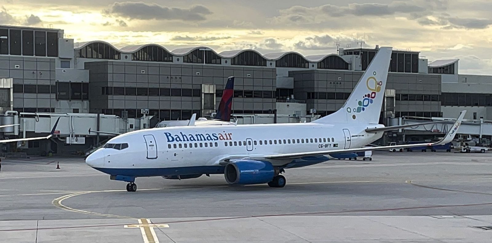 Bahamas Air Boeing 737-700