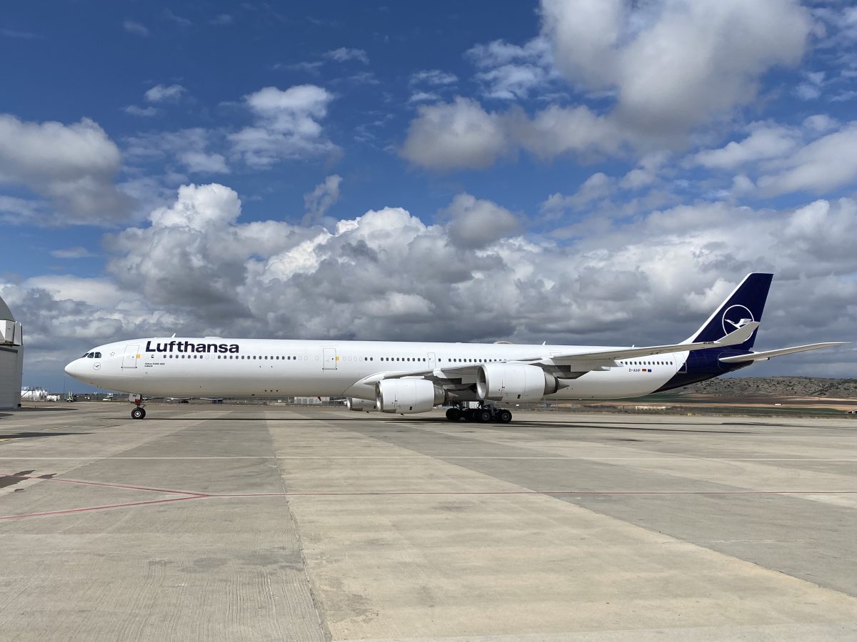 Lufthansa - A340-600