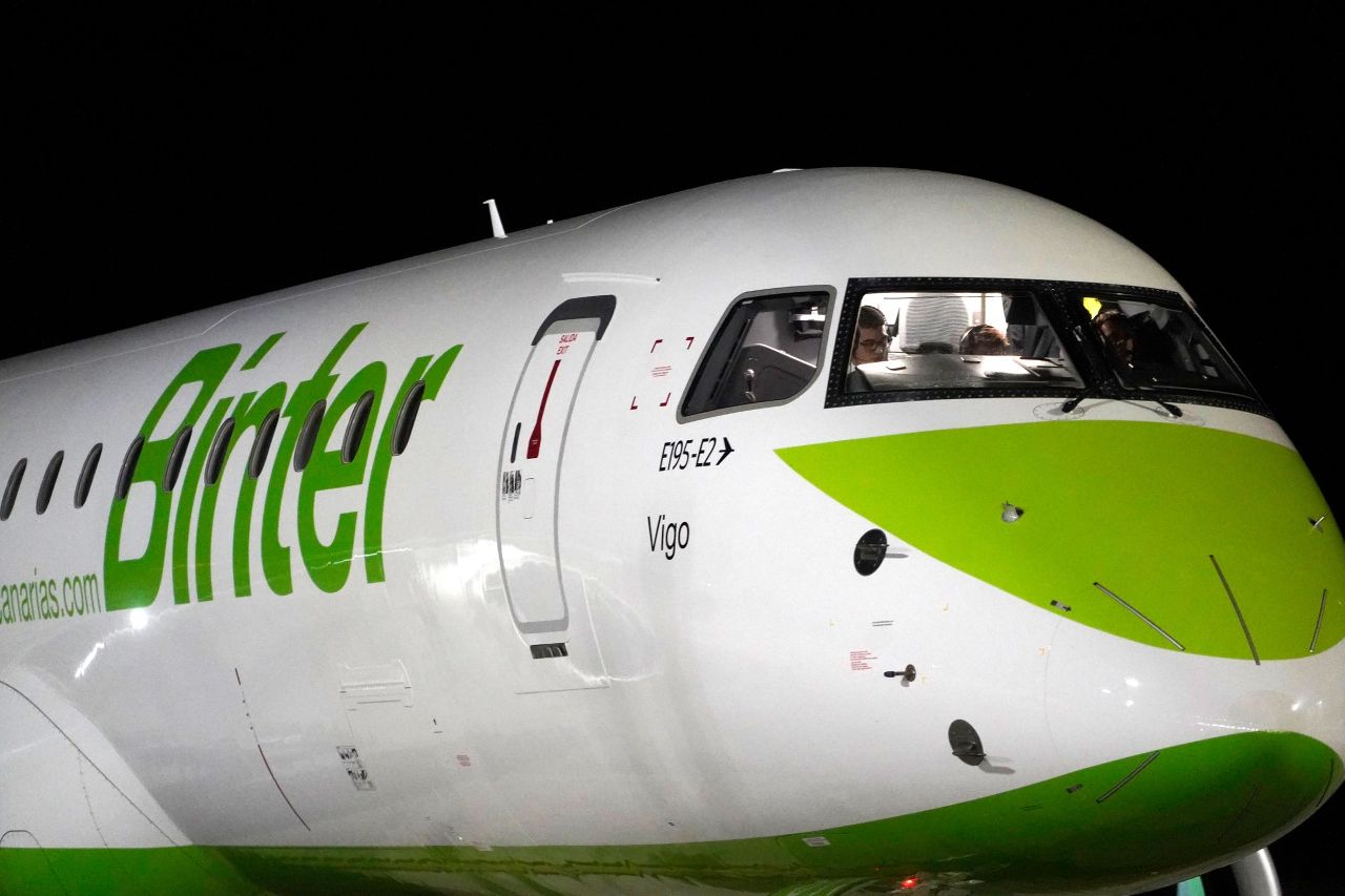 Binter Canarias - Embraer E2