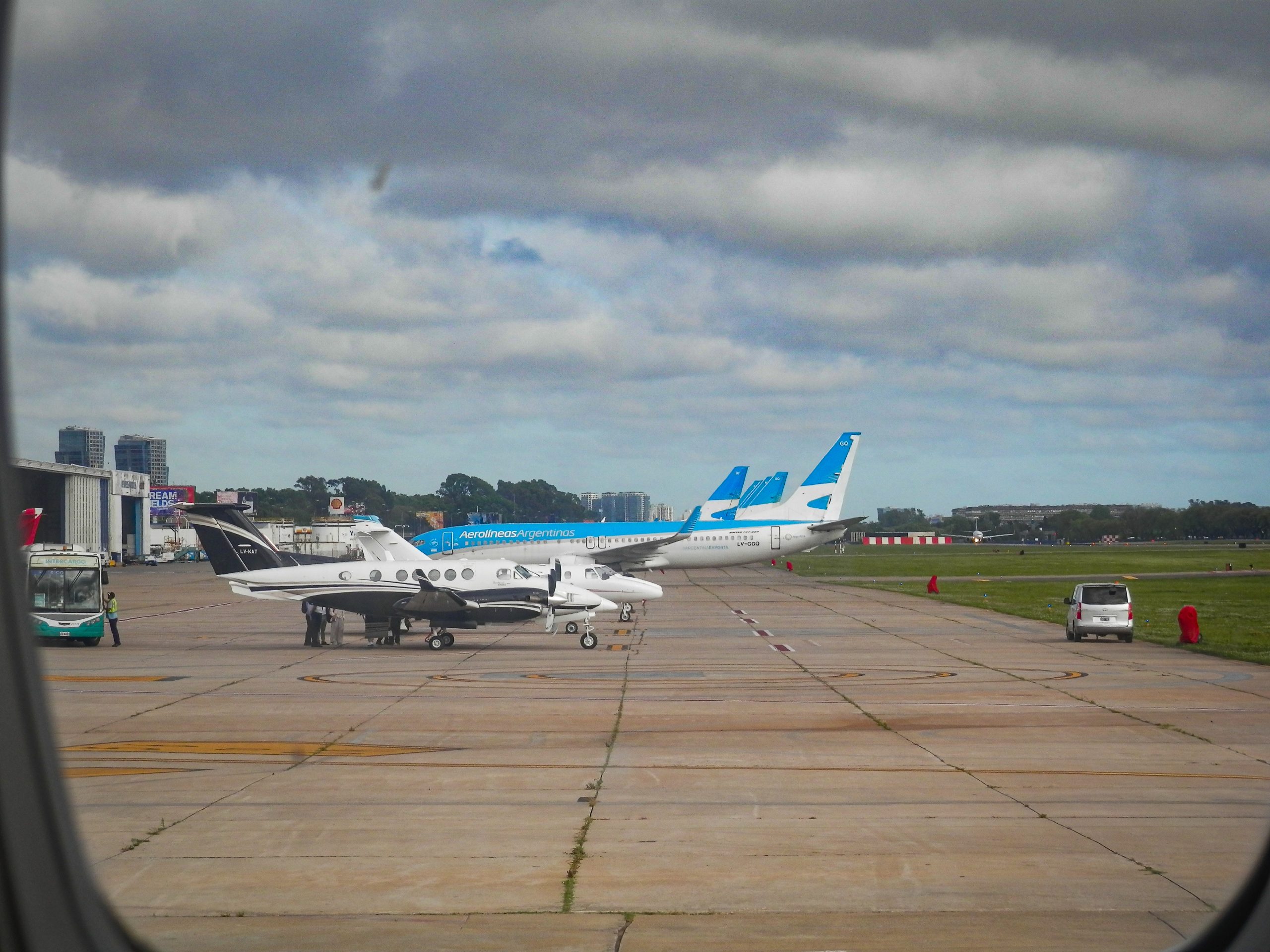 Embraer E-140 T-95 FAA ) LADE 5U706